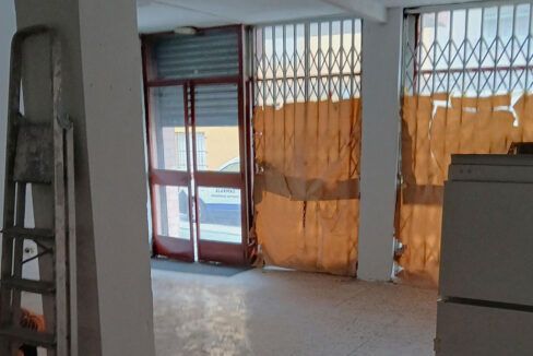 Venta Local en calle Castilla, zona San Isidro de Getafe