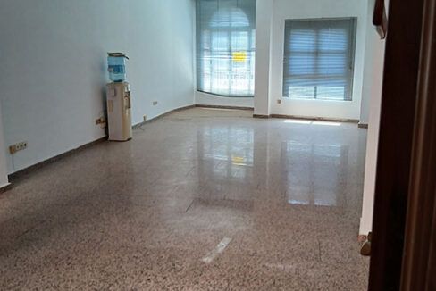 L208 Local en calle Madrid