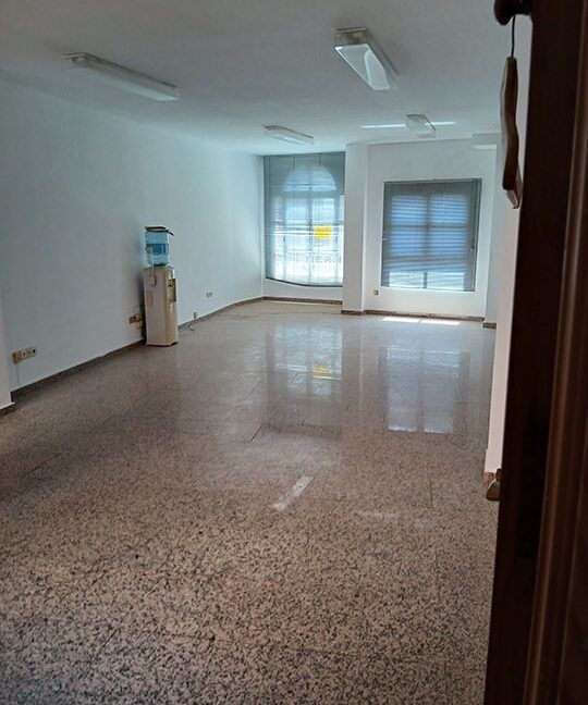 L208 Local en calle Madrid